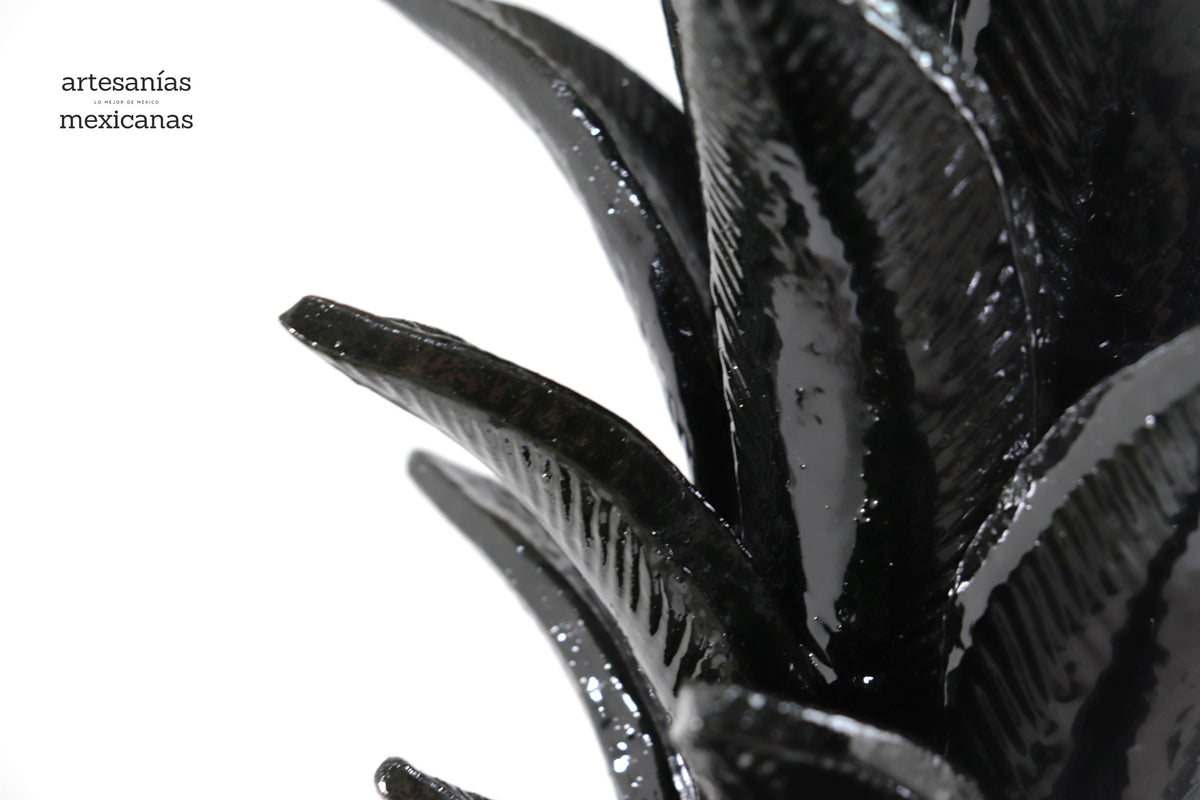 Piña negra de petalos - 90 cm. 36 in.