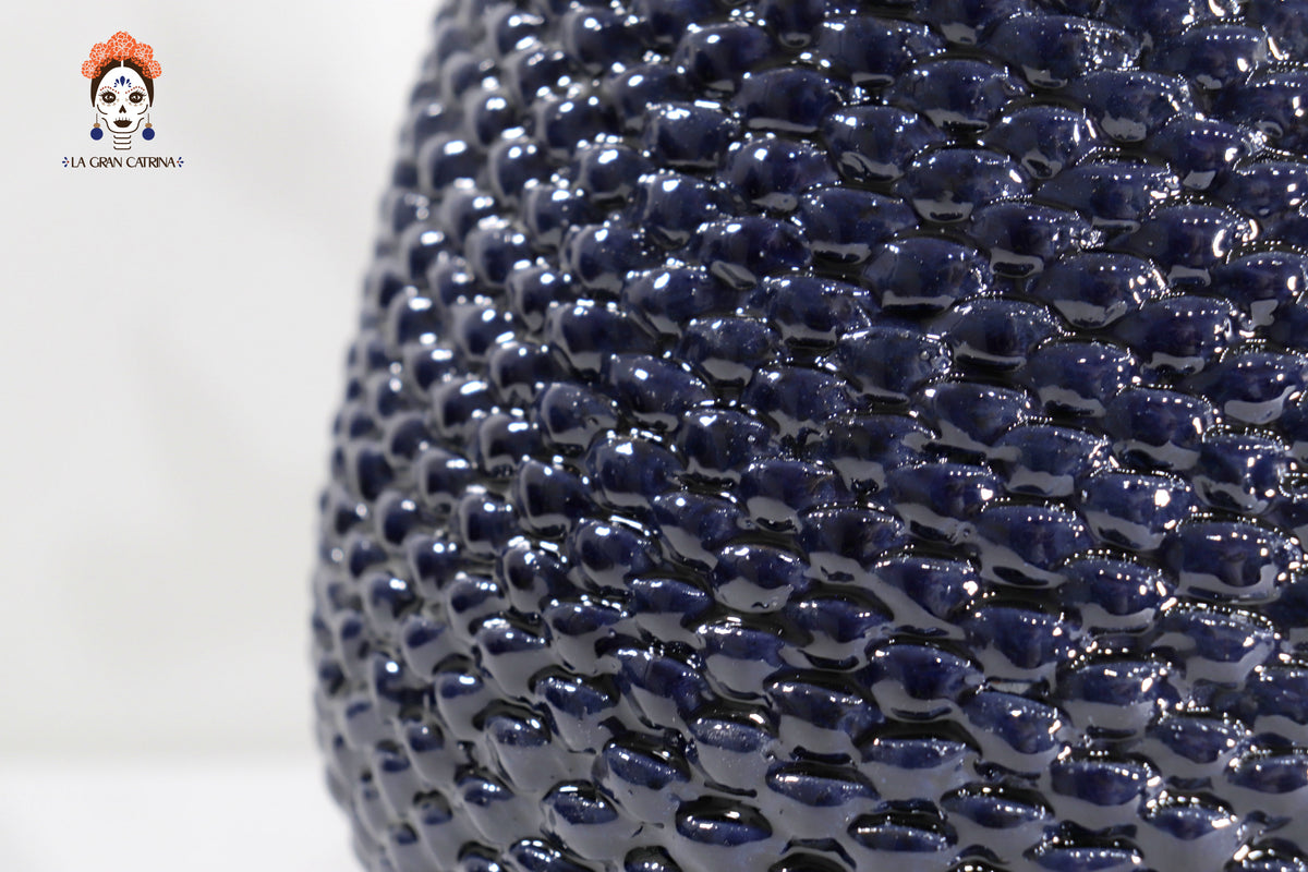 Piña azul de tejido de tapa ondulada - 50 cm. 20 in.