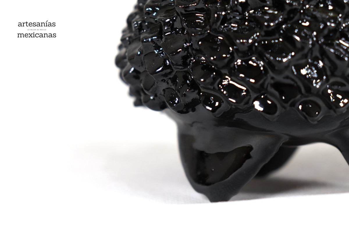 Piña negra de barro vidriado - 19 cm. 7.7 in.