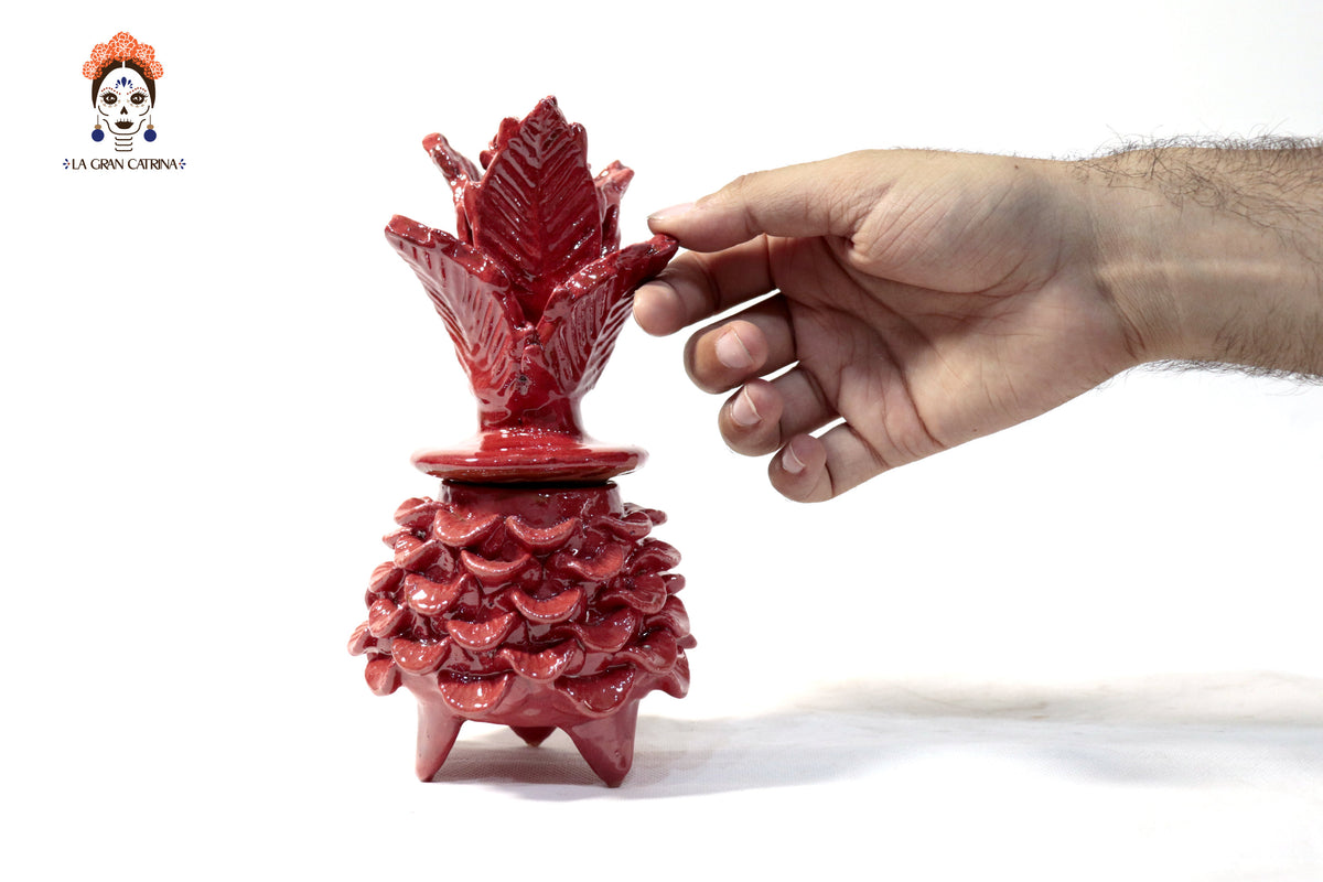 Piña roja de pétalos de barro vidriado - 19 cm. 7.7 in.