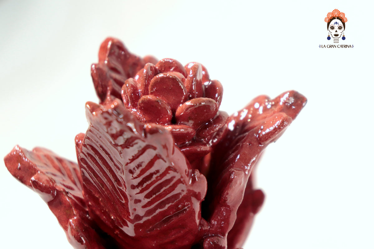 Piña roja de pétalos de barro vidriado - 19 cm. 7.7 in.