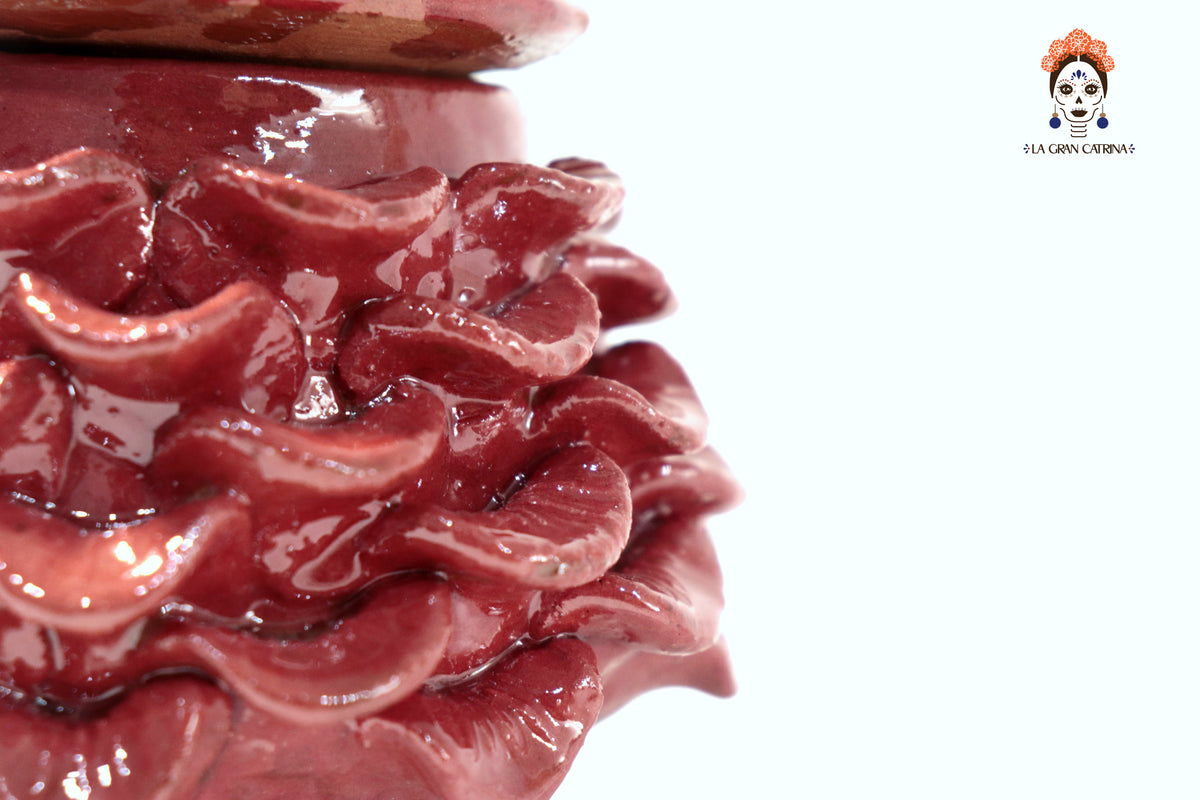 Piña roja de pétalos de barro vidriado - 19 cm. 7.7 in.