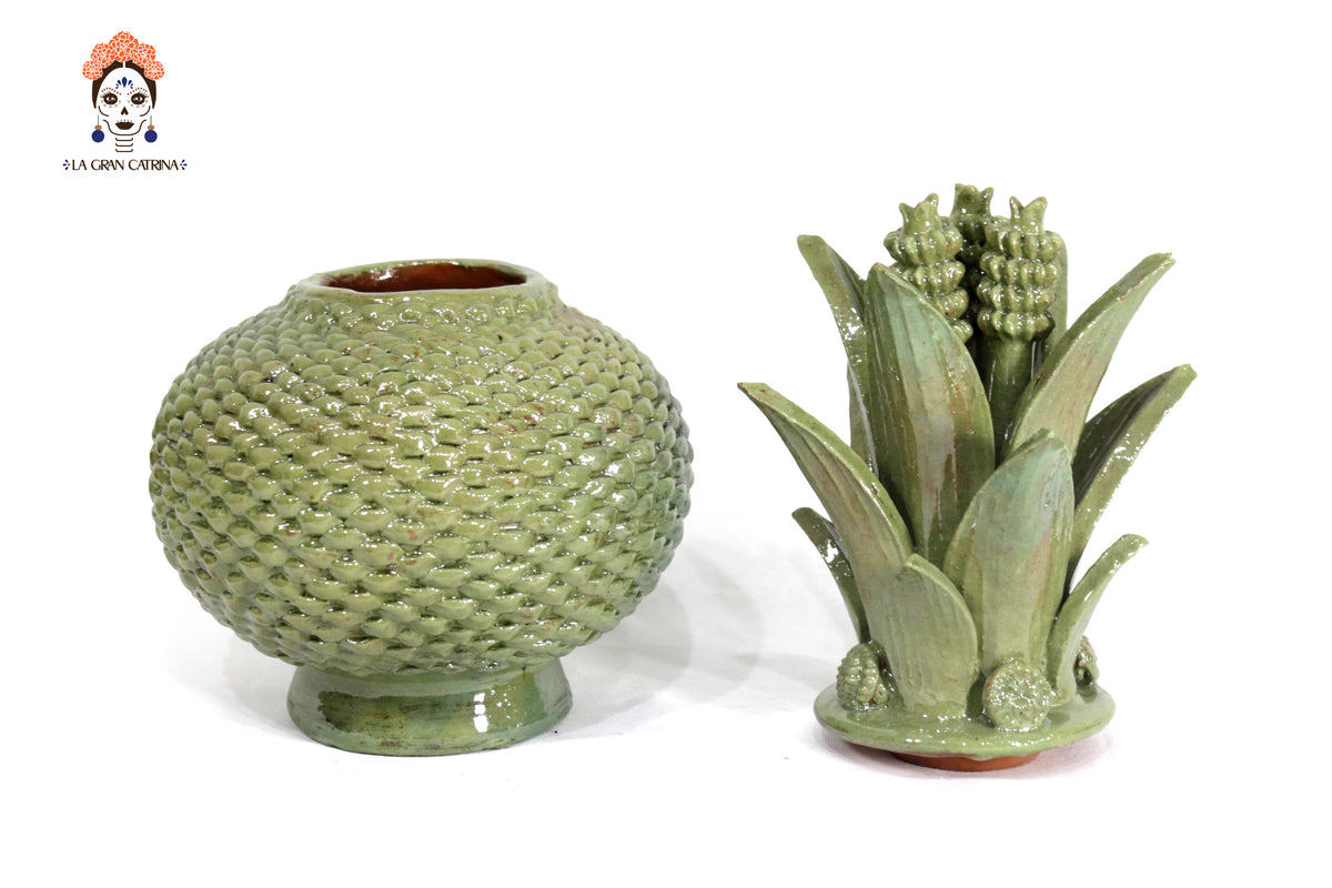 Piña michoacana de barro - Verde claro de bolitas - 32 cm. 13 in.