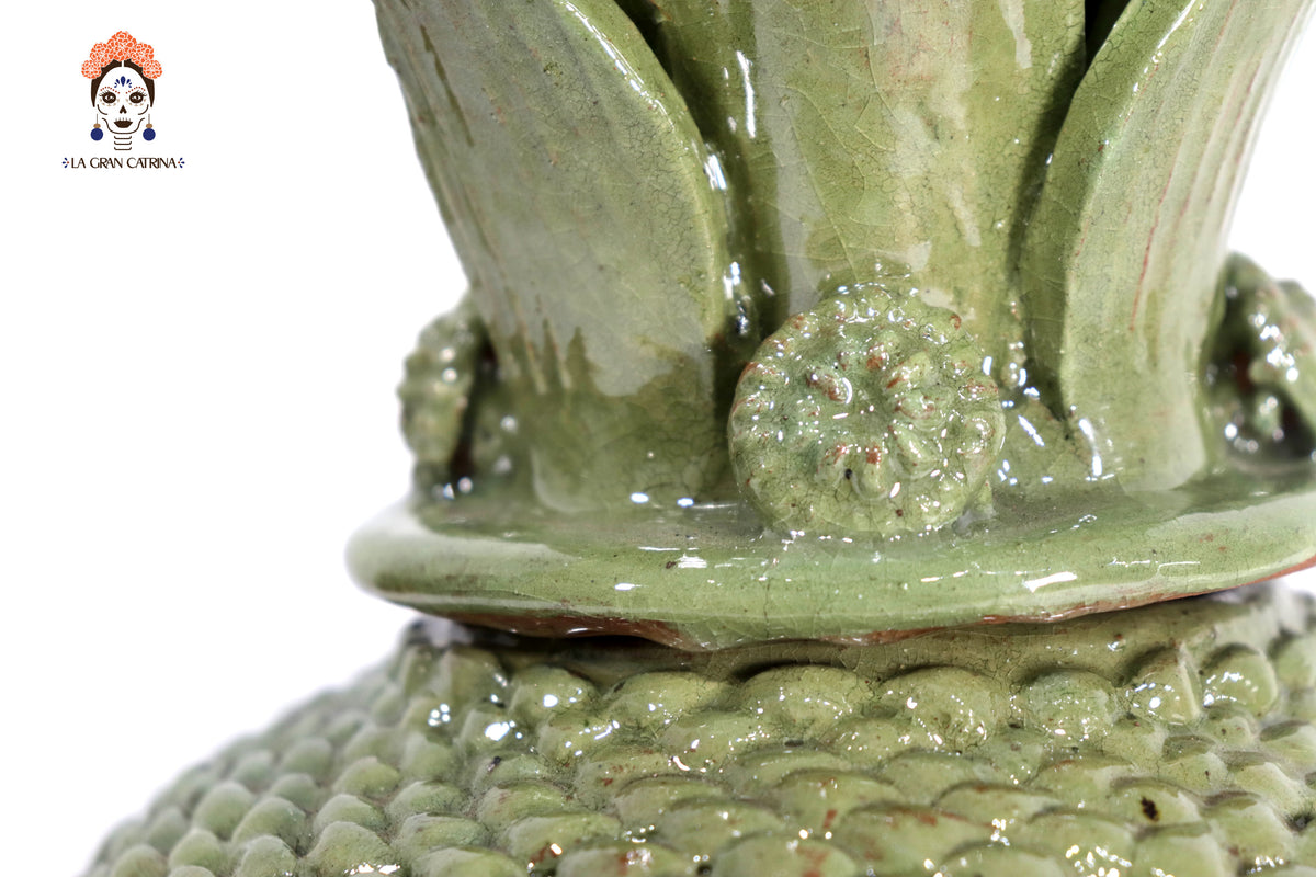 Piña michoacana de barro - Verde claro de bolitas - 32 cm. 13 in.