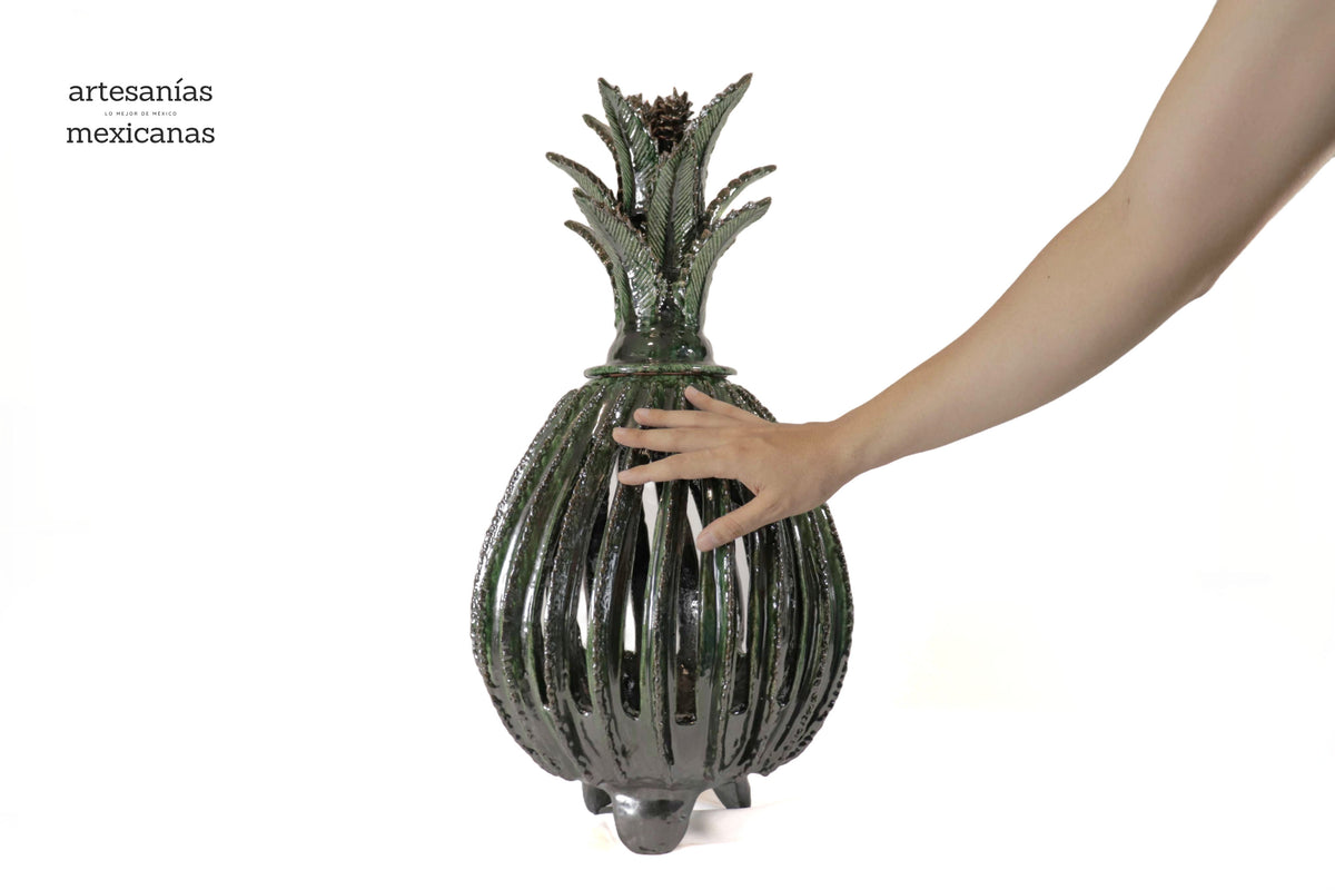 Piña michoacana de barro - Verde Biznaga - 67 cm. 26.3 in. Piña