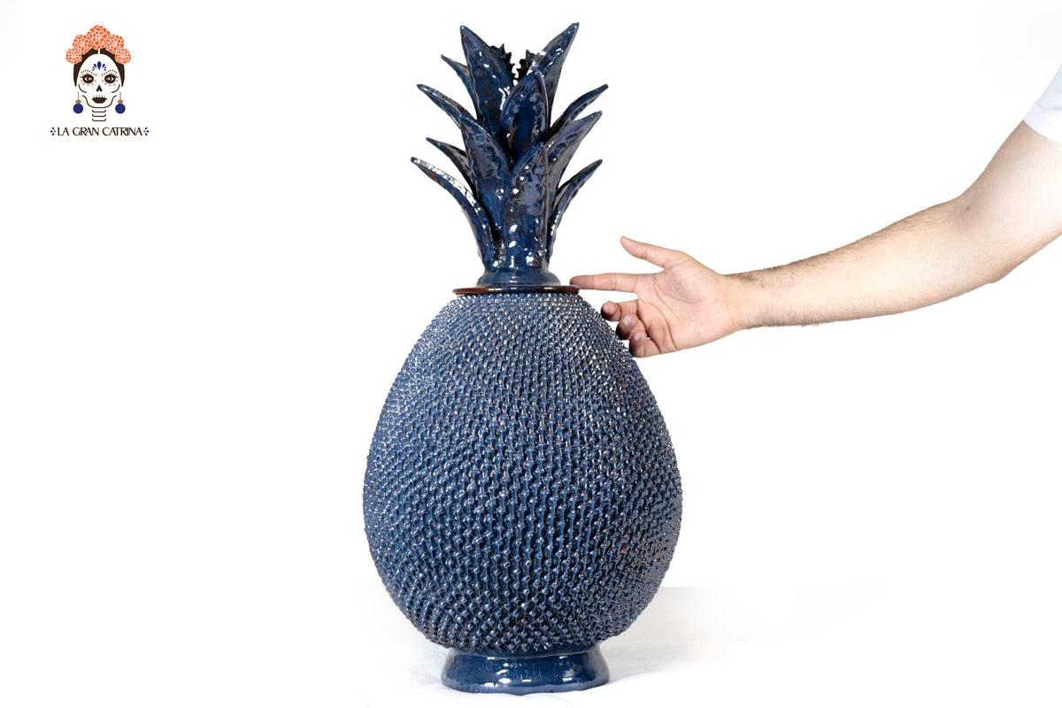 Piña Michoacana Azul con Punteado - 65 cm. 26 in. Piña