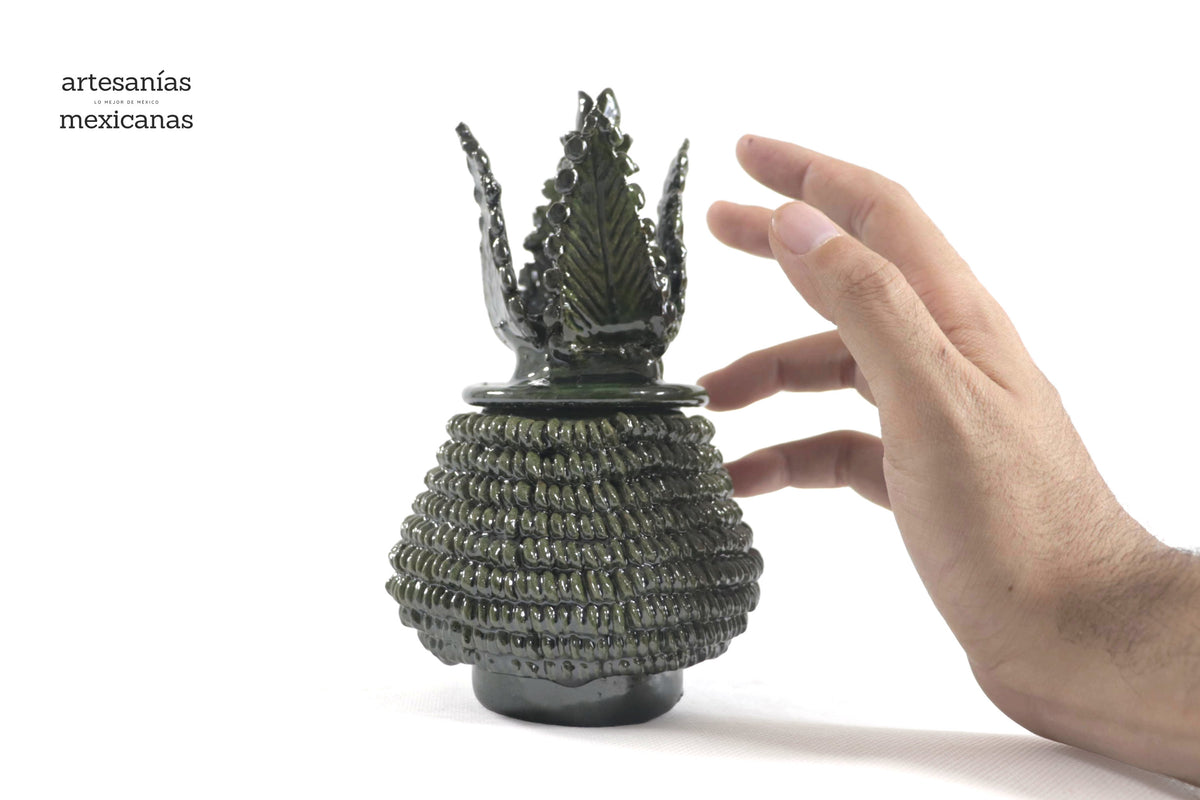 Piña verde de punteado barro vidriado - 17 cm. 7 in.