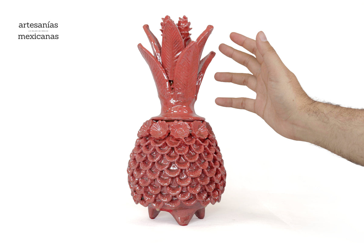 Piña de pétalos roja de barro vidriado - 29 cm. 11.4 in.