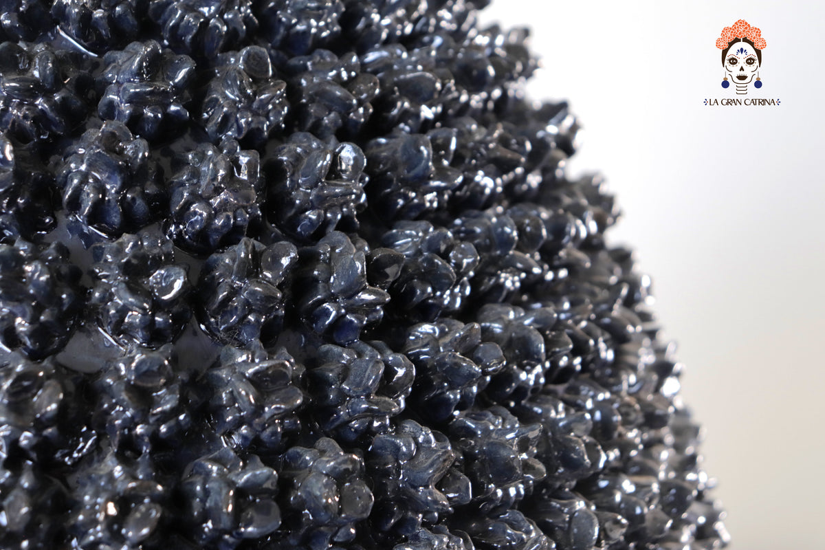 Piña michoacana de barro - Azul de concurso de Florecillas - 69 cm. 27.1 in.