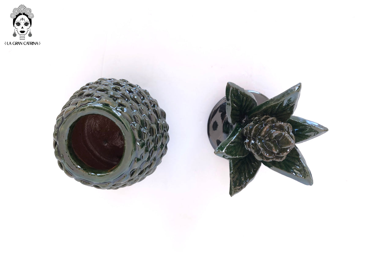 Piña de barro vidriado - Ladrillos verdes - 19 cm. 7.7 in.