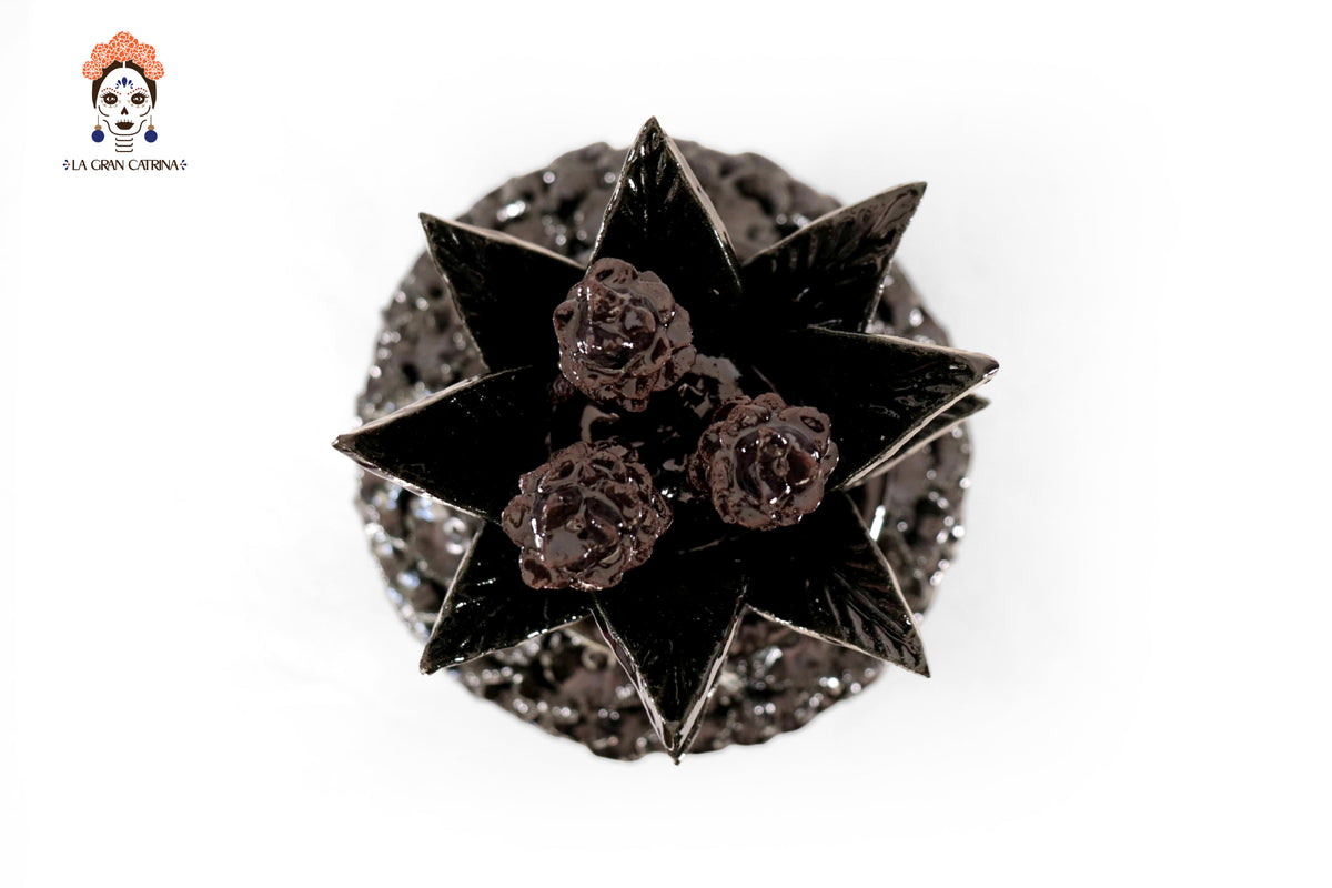 Piña michoacana de barro - Pétalos y flores negras - 33 cm. 13 in.