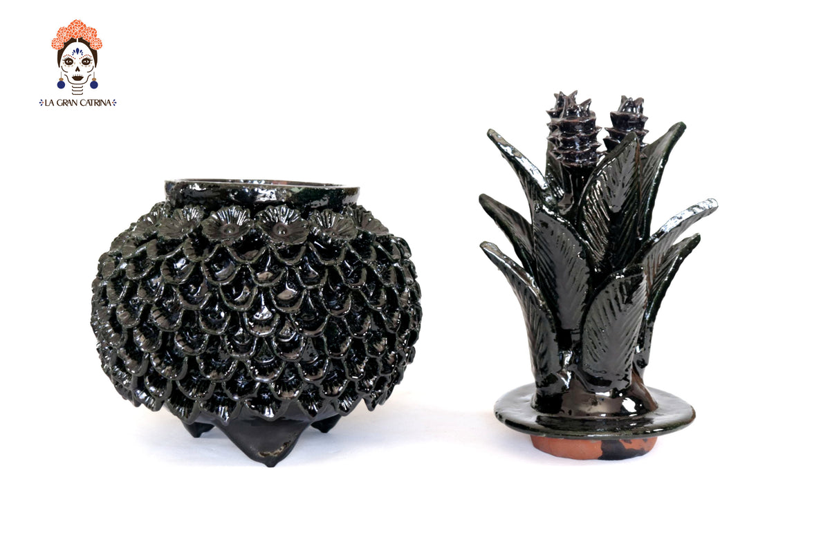 Piña michoacana de barro - Pétalos y flores negras - 33 cm. 13 in.