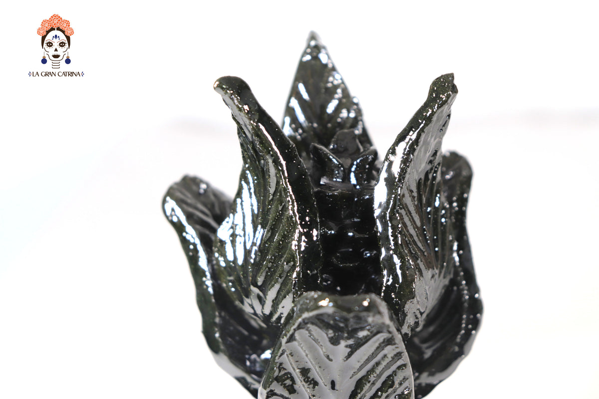 Piña Pequeña Verde Musgo de Picos - 21 cm. 8.5 in.