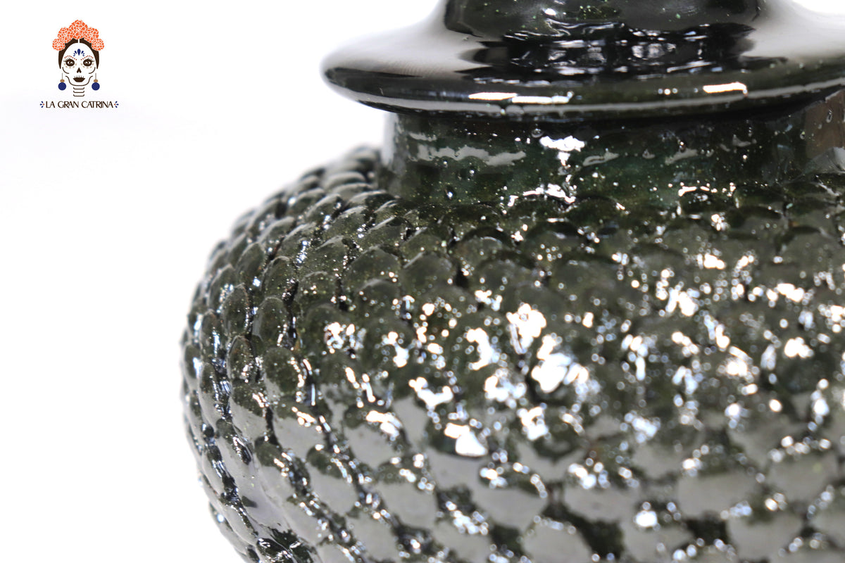 Piña Pequeña Verde Musgo de Picos - 21 cm. 8.5 in.