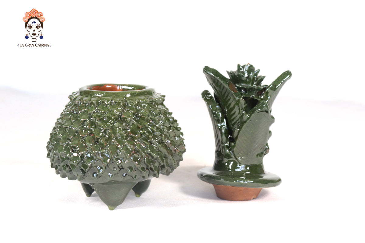Piña de barro vidriado - Ladrillos verdes - 19 cm. 7.7 in.