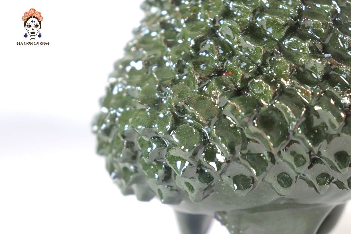 Piña de barro vidriado - Ladrillos verdes - 19 cm. 7.7 in.