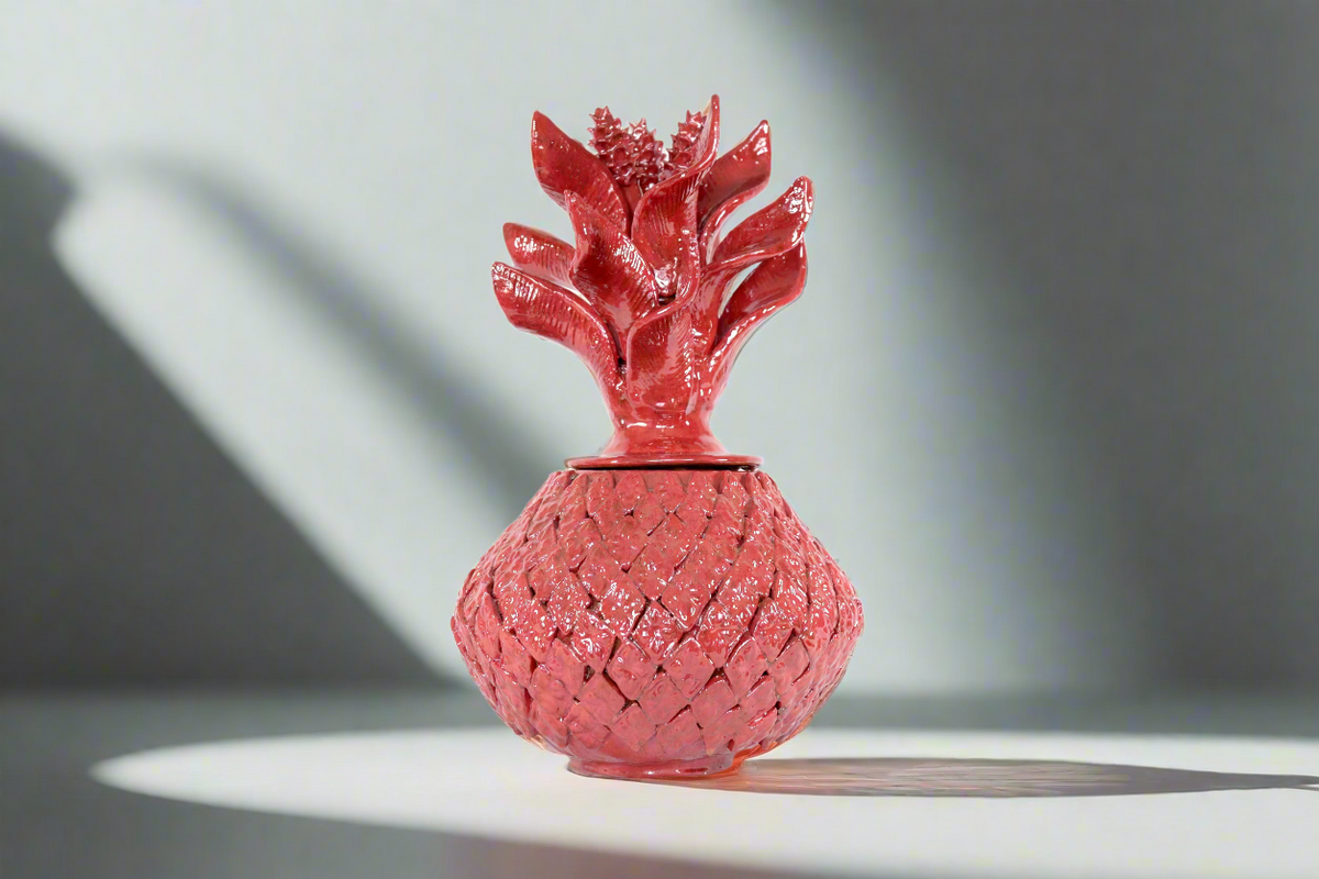 Piña roja de tapa ondulada - 41 cm. 16 in.