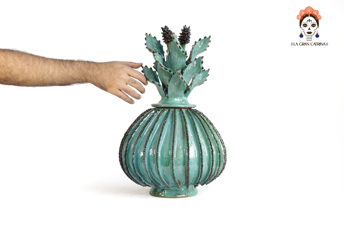 Piña Michoacana Turquesa con Negro Biznaga - 45 cm. 18 in. Piña
