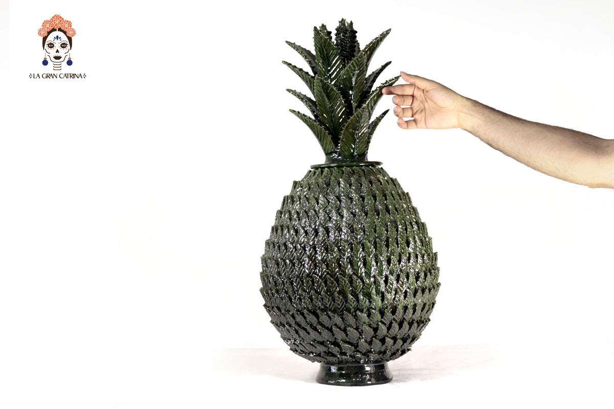 Piña michoacana de barro - 70 cm. 27.5 in. - Verde Piña