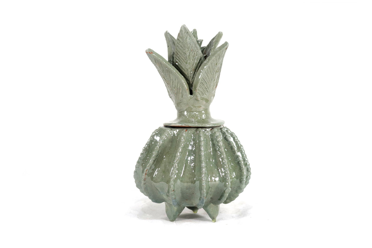 Piña michoacana de barro - Verde olivo pequeña biznaga - 19 cm. 7.7 in.