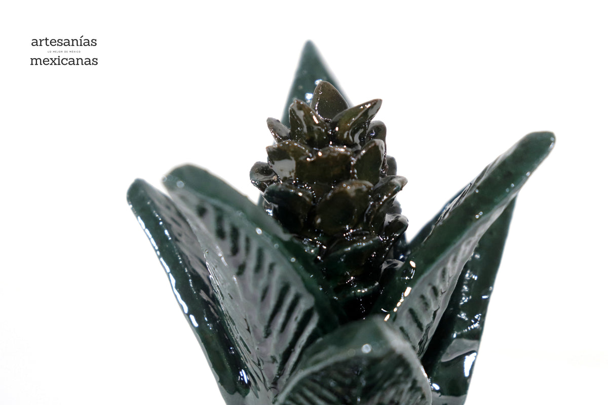 Piña michoacana de barro - Verde pequeña biznaga calada - 19 cm. 7.7 in.