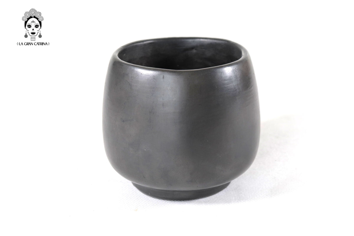 Tazas Artesanales de Barro Negro 9 cm. 3.5 in.