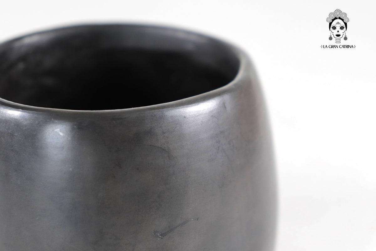 Tazas Artesanales de Barro Negro 9 cm. 3.5 in.