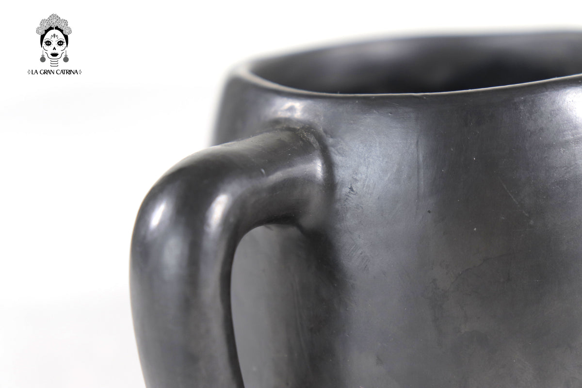 Tazas Artesanales de Barro Negro 9 cm. 3.5 in.
