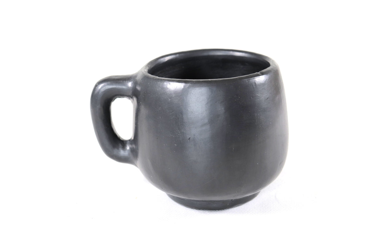 Tazas Artesanales de Barro Negro 9 cm. 3.5 in.