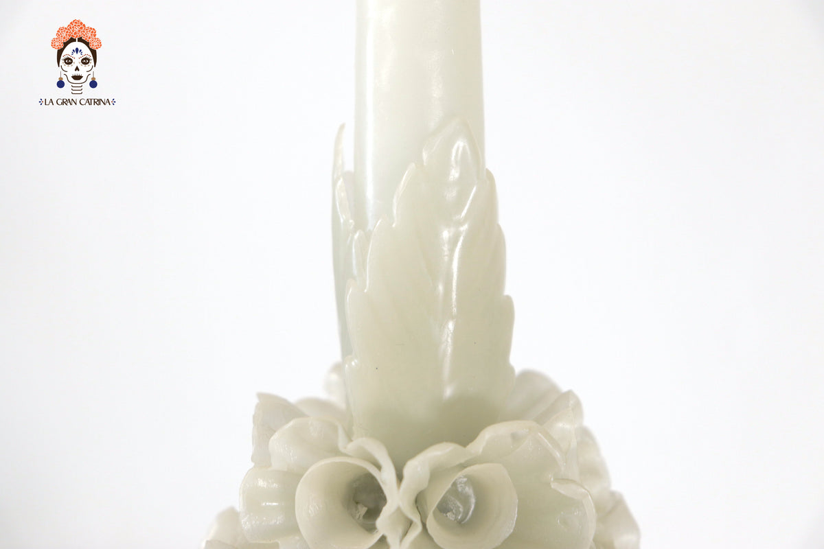 Vela Esculpida - Flores Decorativas Blanca - 28 cm. 11 in. Vela