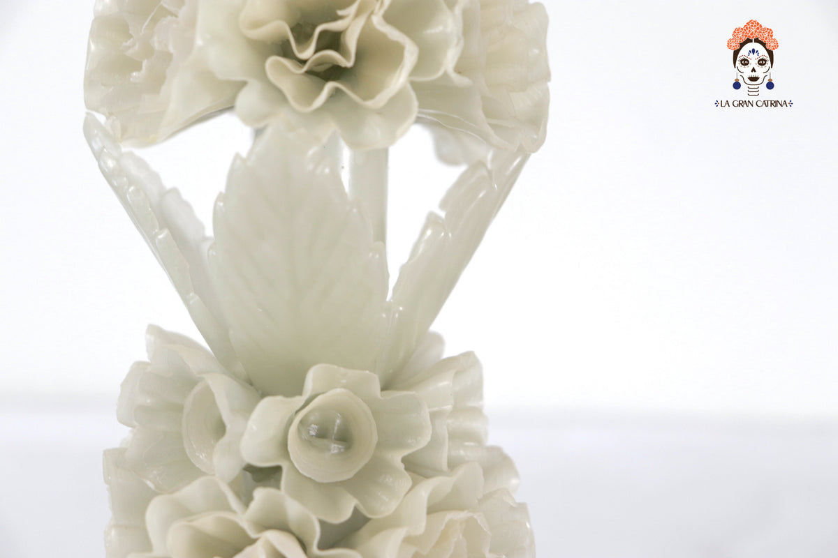 Vela Esculpida - Flores Decorativas Blanca - 28 cm. 11 in. Vela