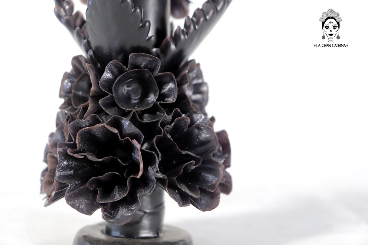 Vela Esculpida - Flores Decorativas Negra - 28 cm. 11 in. Vela