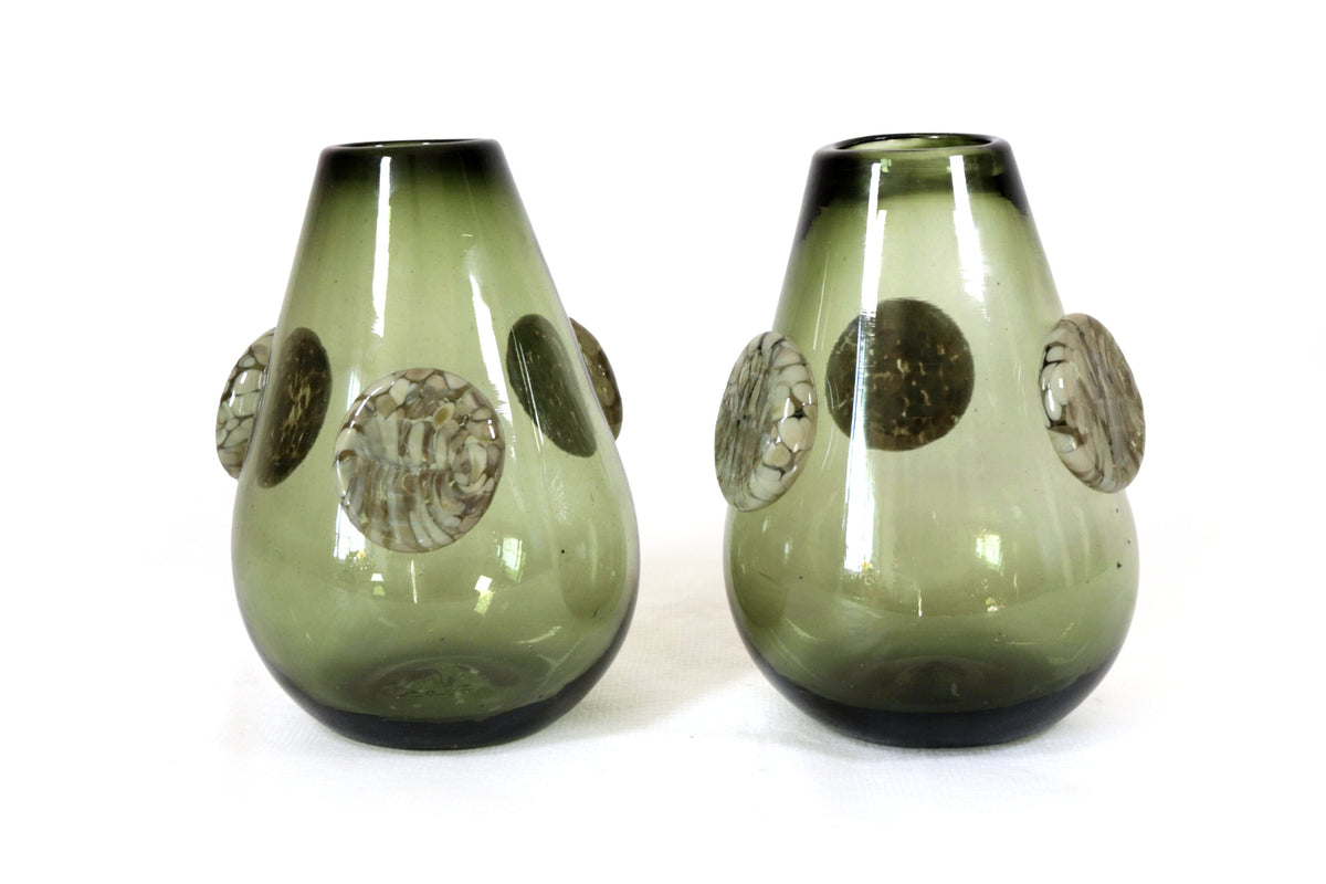 Vaso de Vidrio Soplado Verde con Medallones de Vidrio 20 cm. 7.8 in. Vidrio Soplado