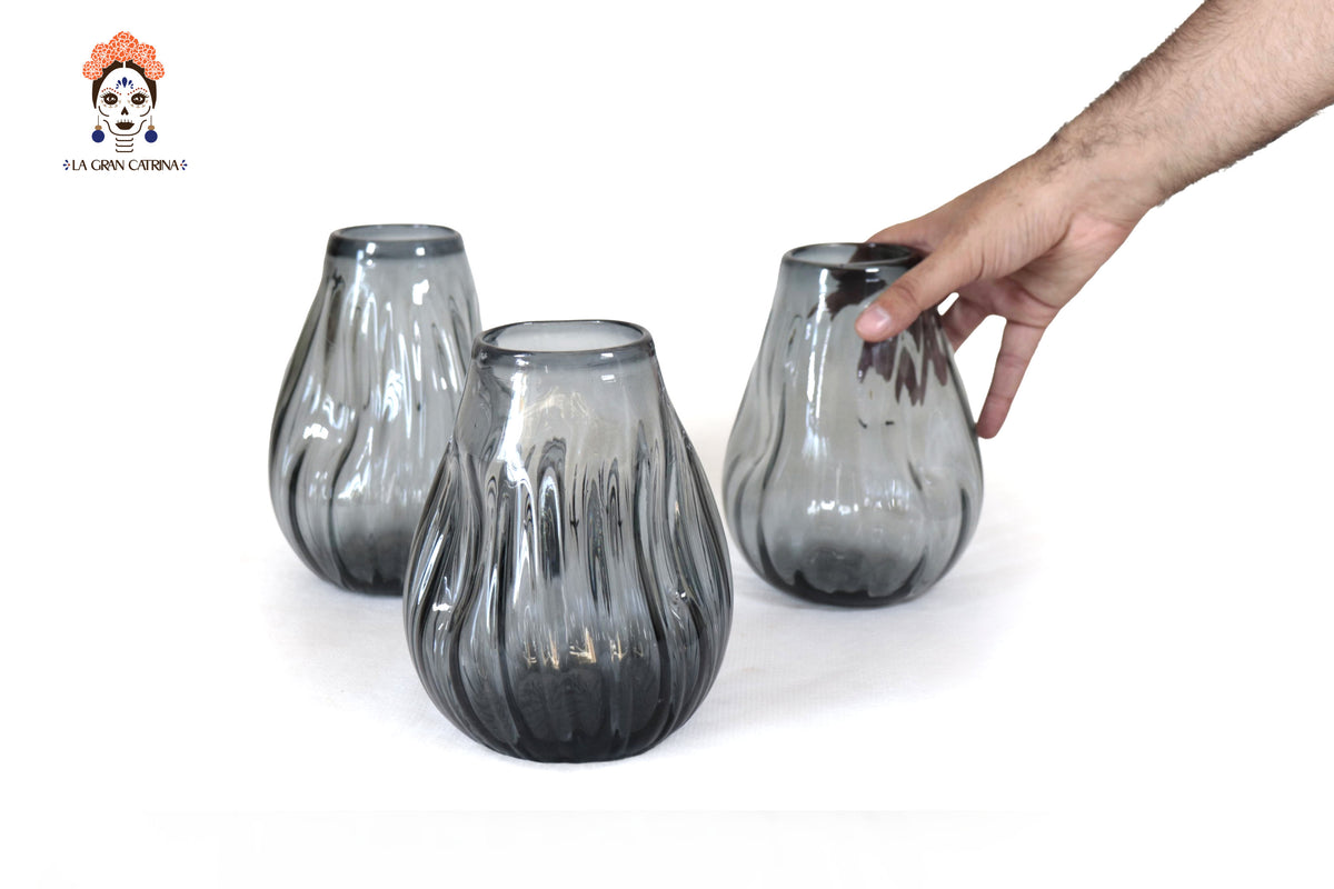 Vaso de Vidrio Soplado Gris 17 cm. 6.6 in. Vidrio Soplado