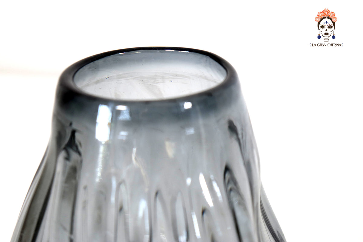 Vaso de Vidrio Soplado Gris 17 cm. 6.6 in. Vidrio Soplado