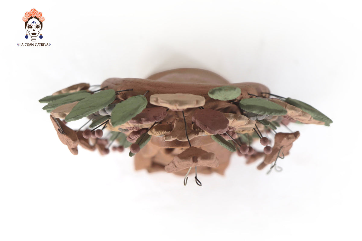 Virgen de Guadalupe - Barro natural con mariposas y flores - 27.5 Cm. 10.8 in. Artesanía