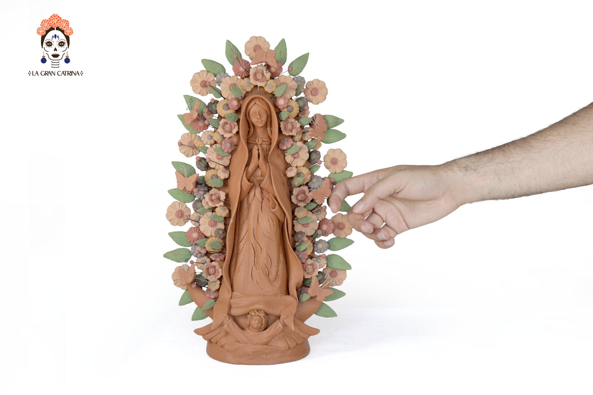 Virgen de Guadalupe - Barro natural con mariposas y flores - 27.5 Cm. 10.8 in. Artesanía