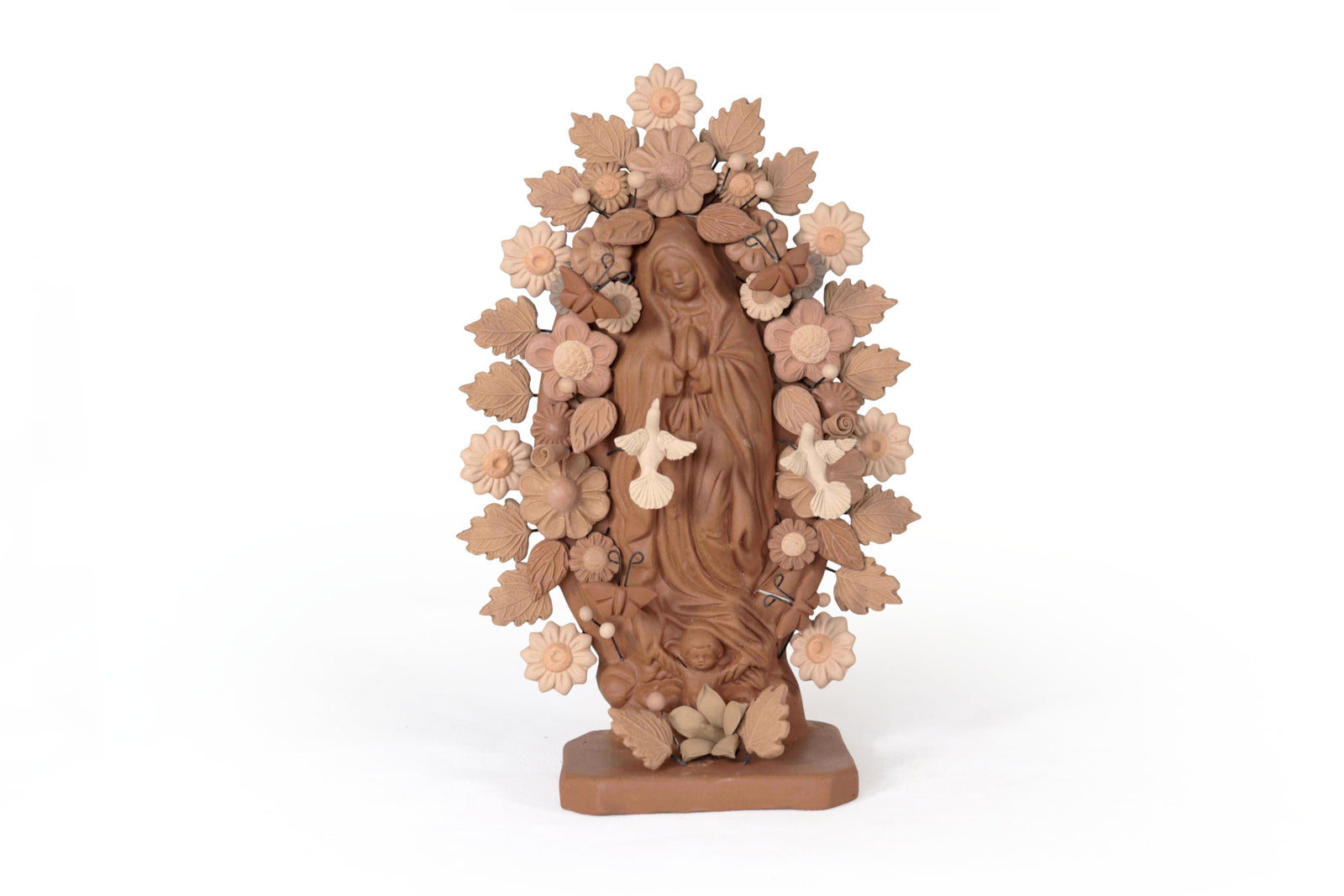 Virgen de Guadalupe - Barro natural con mariposas y flores tono cafe - 22.5 Cm. 8.8 In. Artesanía