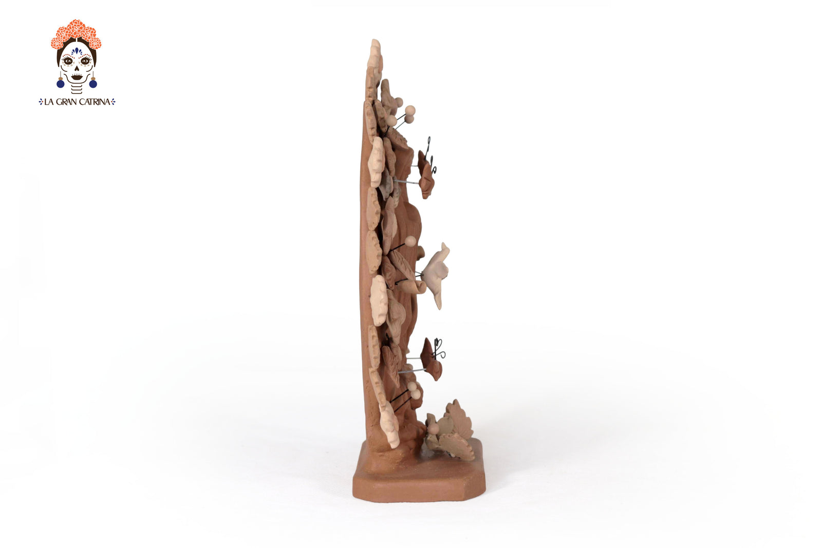 Virgen de Guadalupe - Barro natural con mariposas y flores tono cafe - 22.5 Cm. 8.8 In. Artesanía