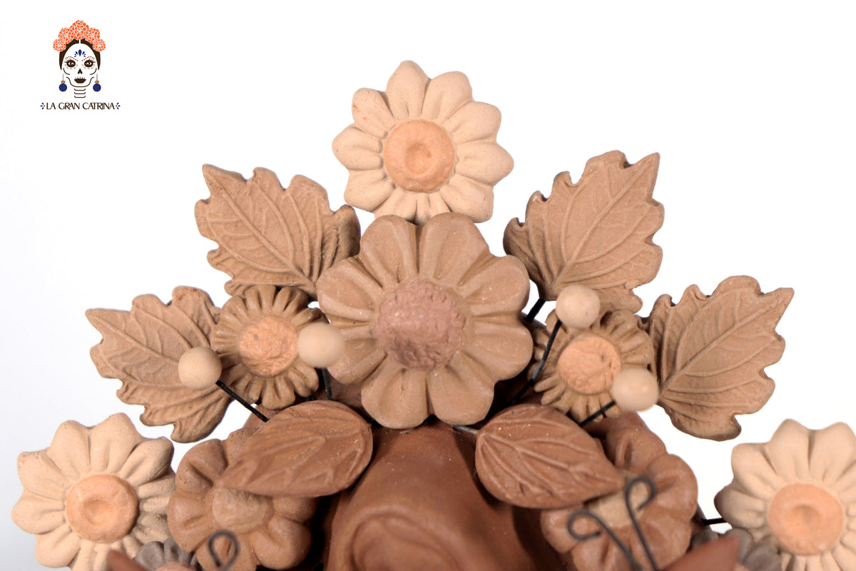 Virgen de Guadalupe - Barro natural con mariposas y flores tono cafe - 22.5 Cm. 8.8 In. Artesanía