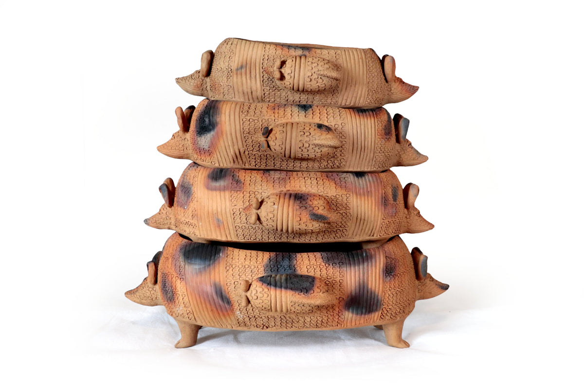 Torre de Armadillos de Barro Natural - 53 Cm. 20.8 In. Zipiajo