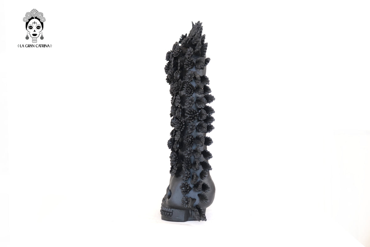 Arco negro de calaveras y flores - 42 cm. 16.5 in. Artesanía