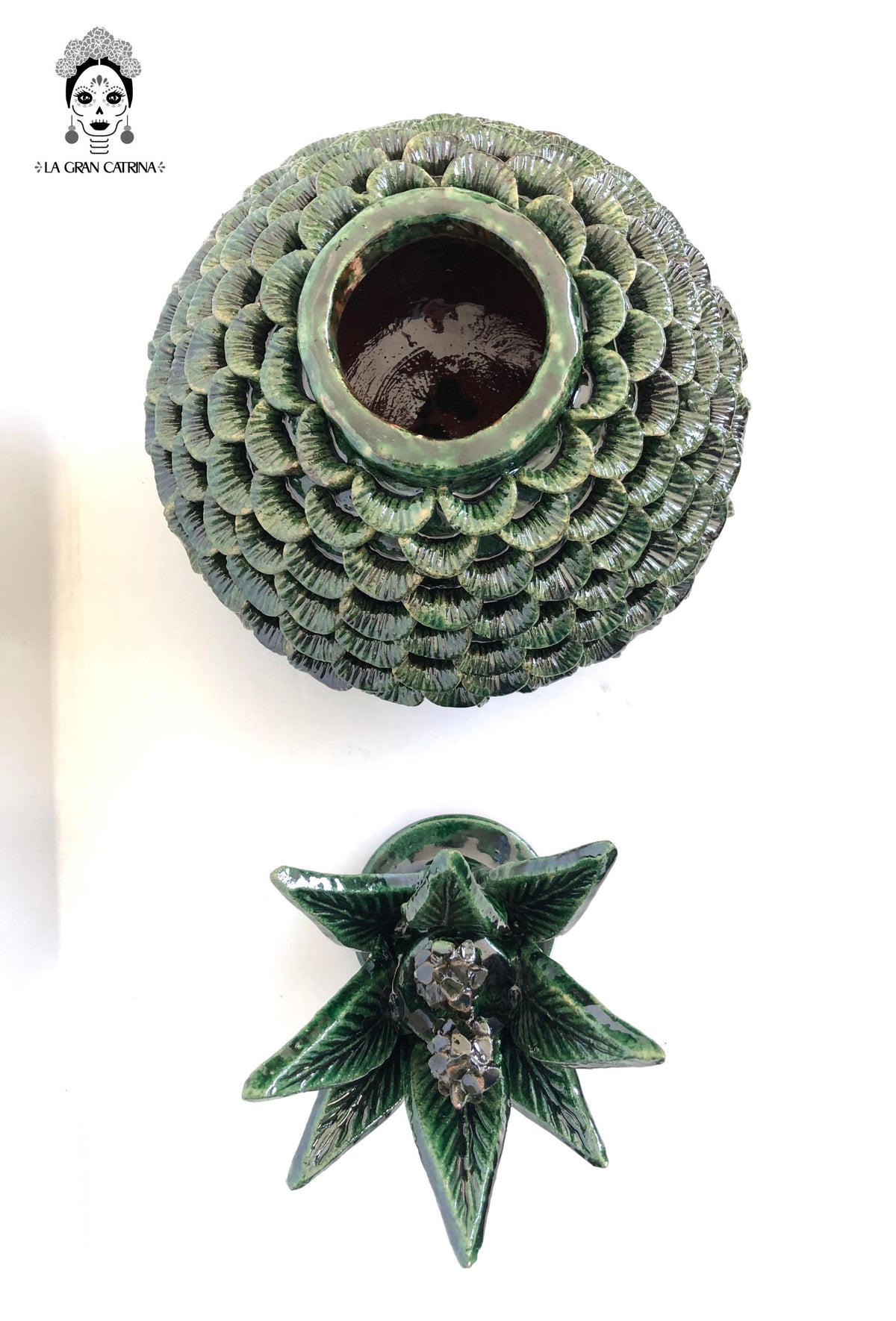 Piña michoacana de barro - Pétalos verdes - 33 cm. 13 in.