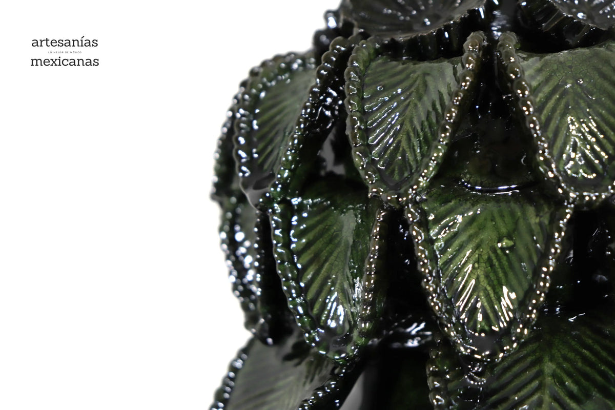 Ponchera verde de hojas vidriada con jarritos de barro - 50 cm. 20 in. Piña