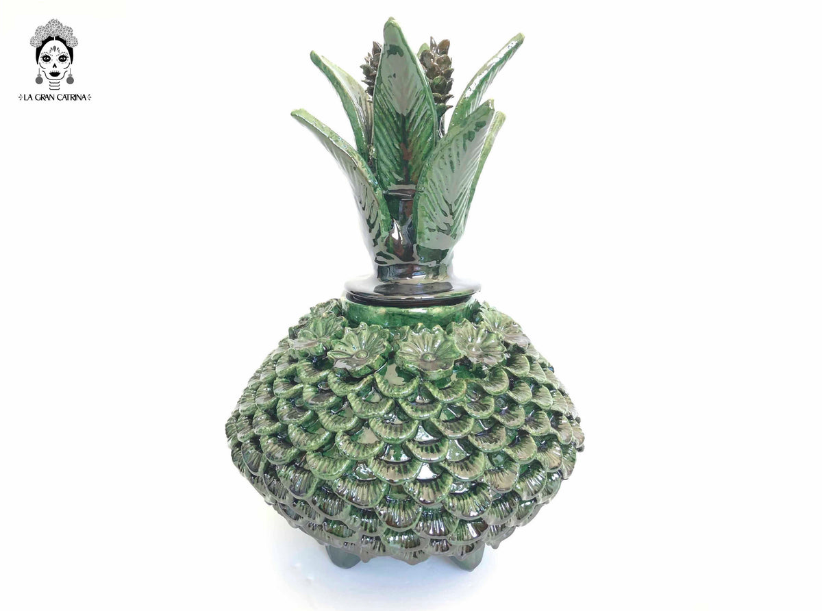 Piña michoacana de barro - Platillo de Pétalos verdes con flores - 33 cm. 13 in.